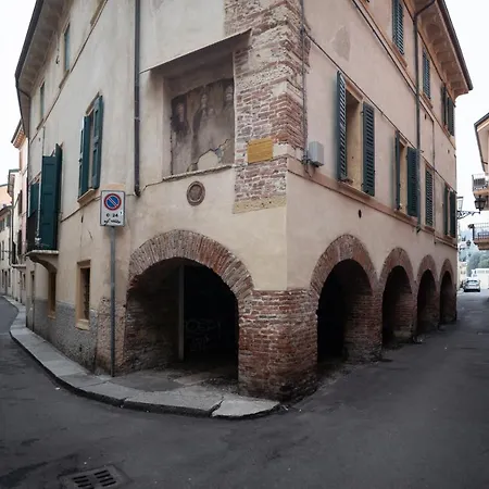 Becket Flat * Verona